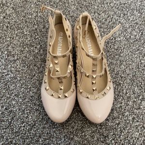 Adorababy heels Nude with studs size youth 4
